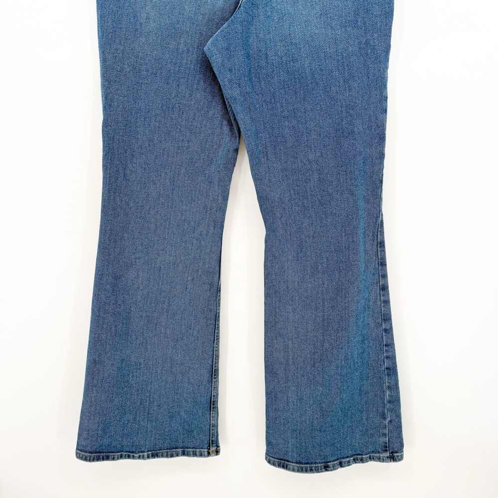 NWT New Look Curves High Rise Bootcut Jeans Size 14 - Picture 7 of 13